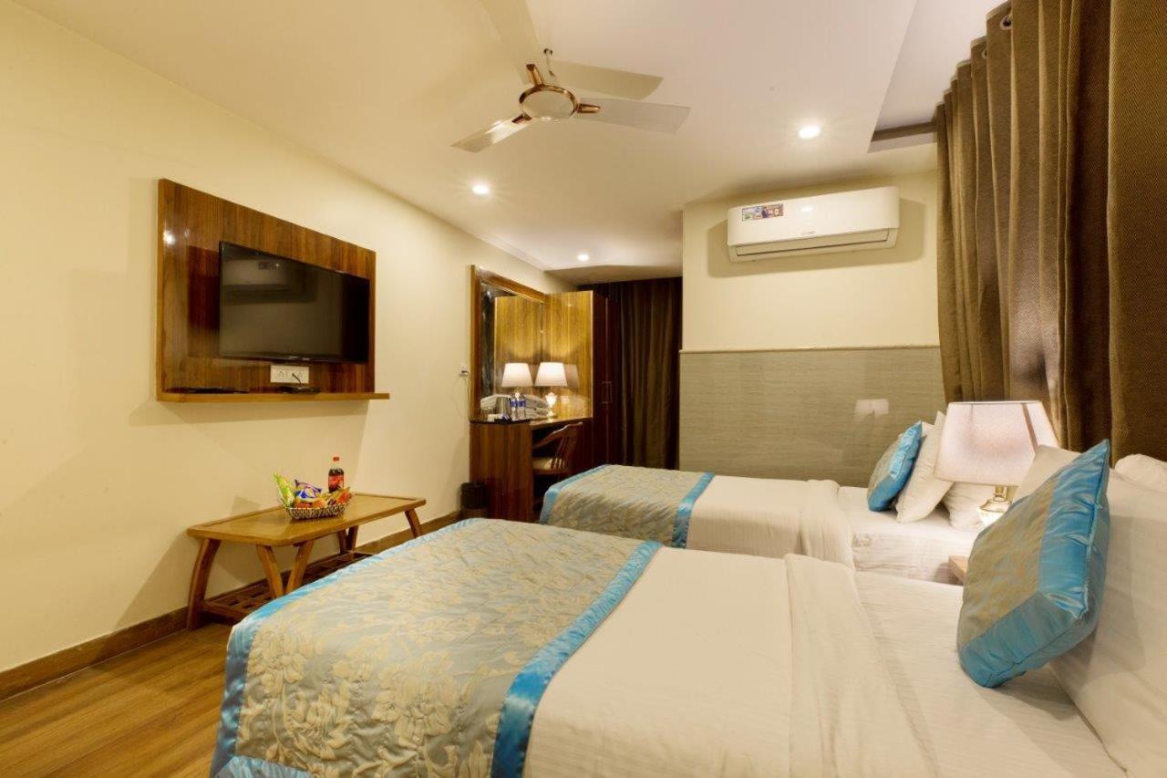 Hotel Viva Palace By Opo New Delhi Exterior foto
