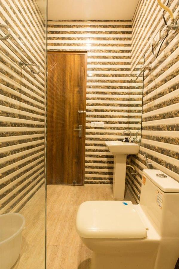 Hotel Viva Palace By Opo New Delhi Exterior foto